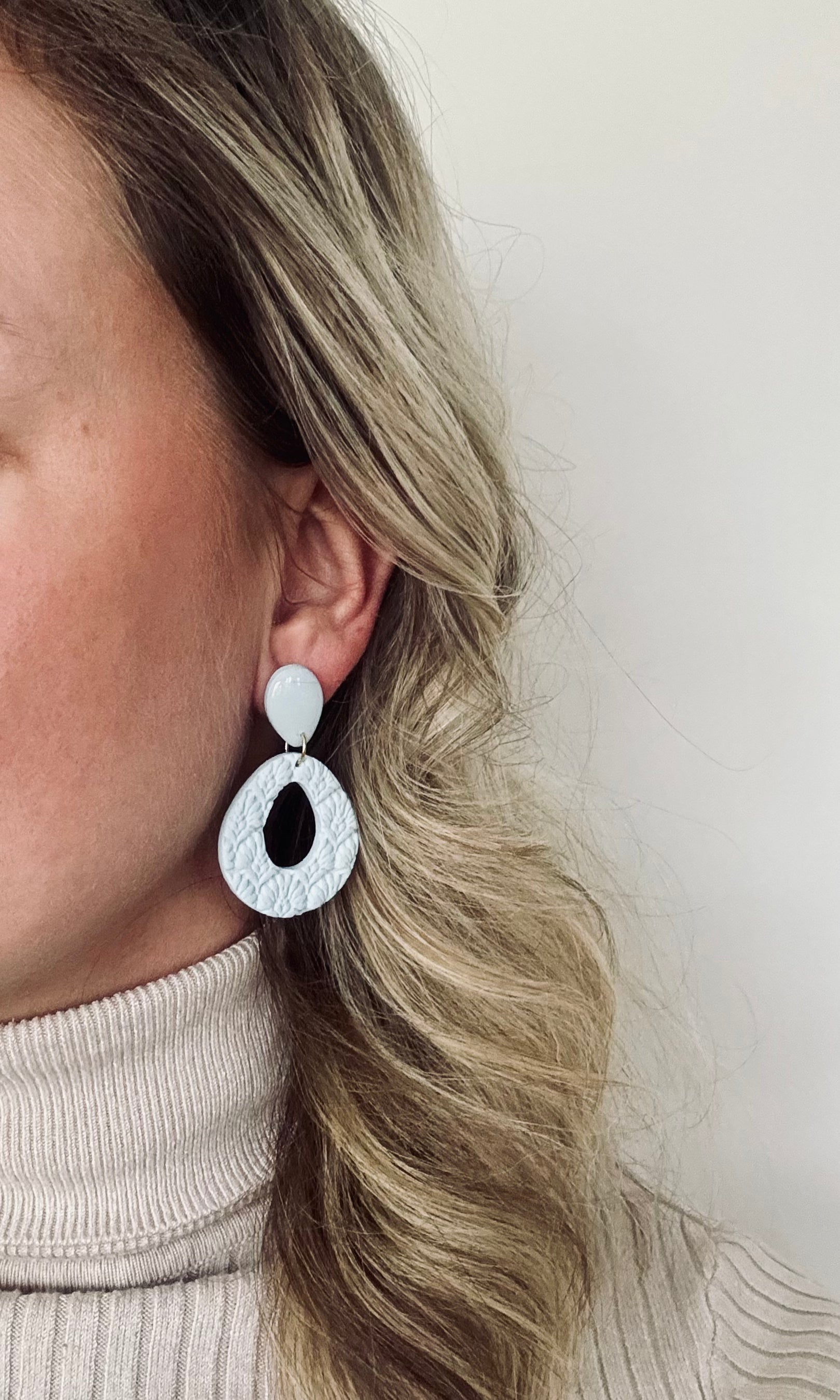 Lenora - oorbellen light turkuoise