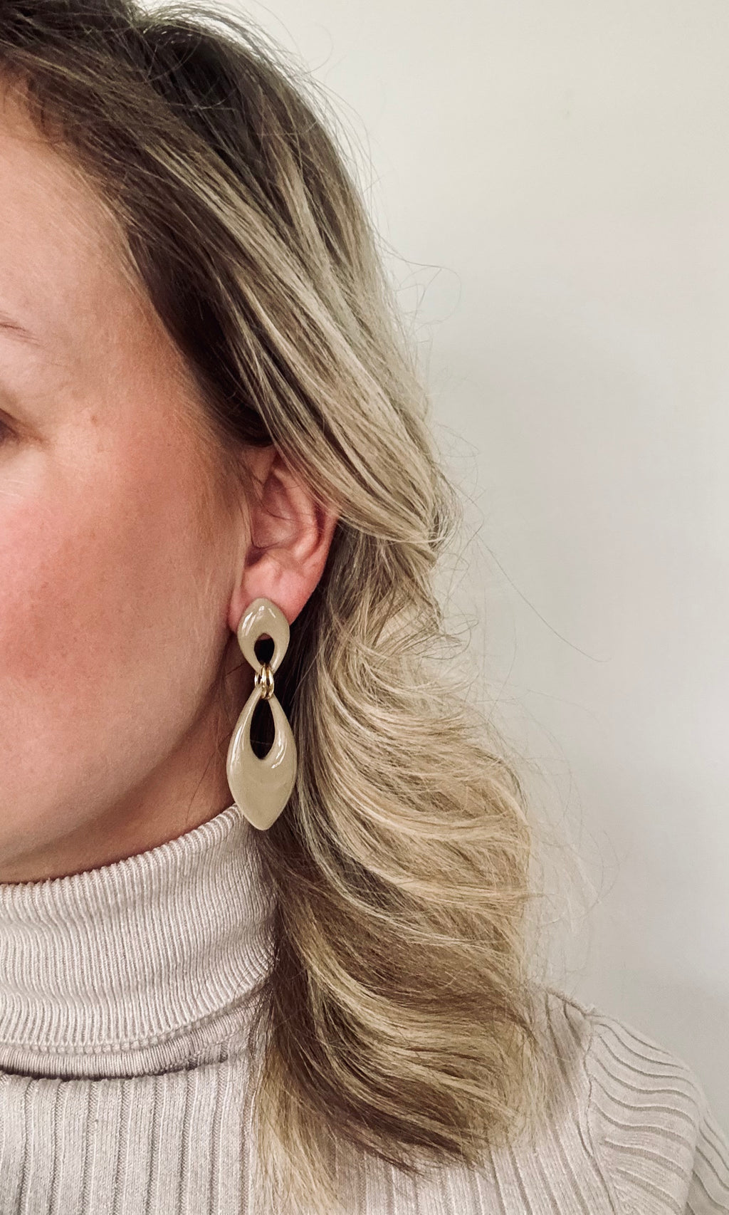 Evita - Oorbellen taupe