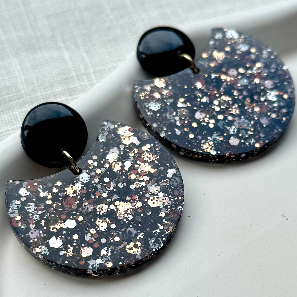 Amy - Oorbellen zwart glitter