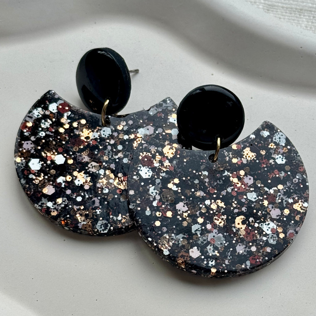 Amy - Oorbellen zwart glitter