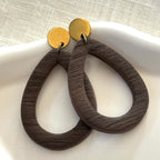 Lot - oorbellen houtlook bruin