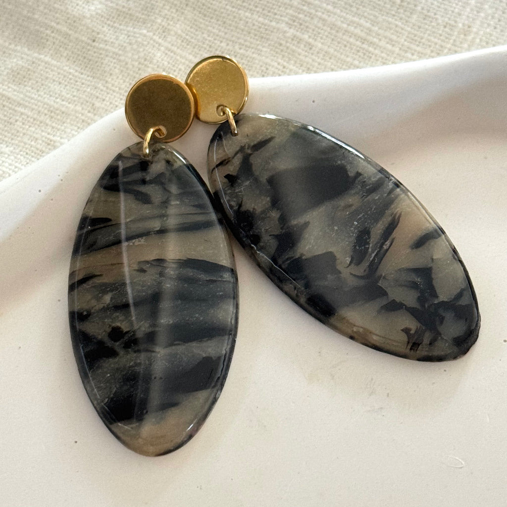 Gaia - Oorbellen zwart gevlekt