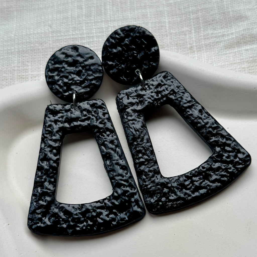 Nora - oorbellen zwart