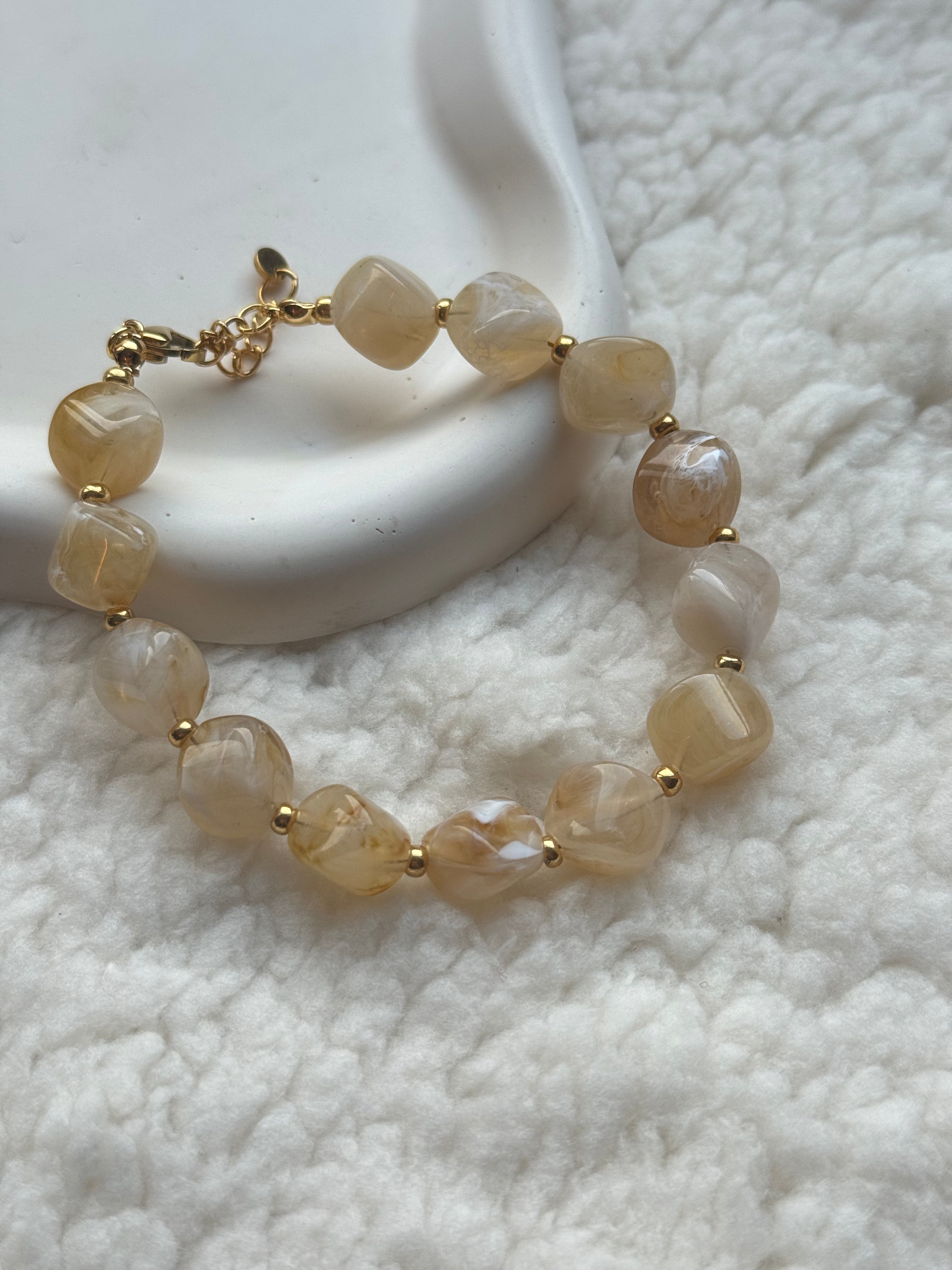 Armband met sluiting - beige