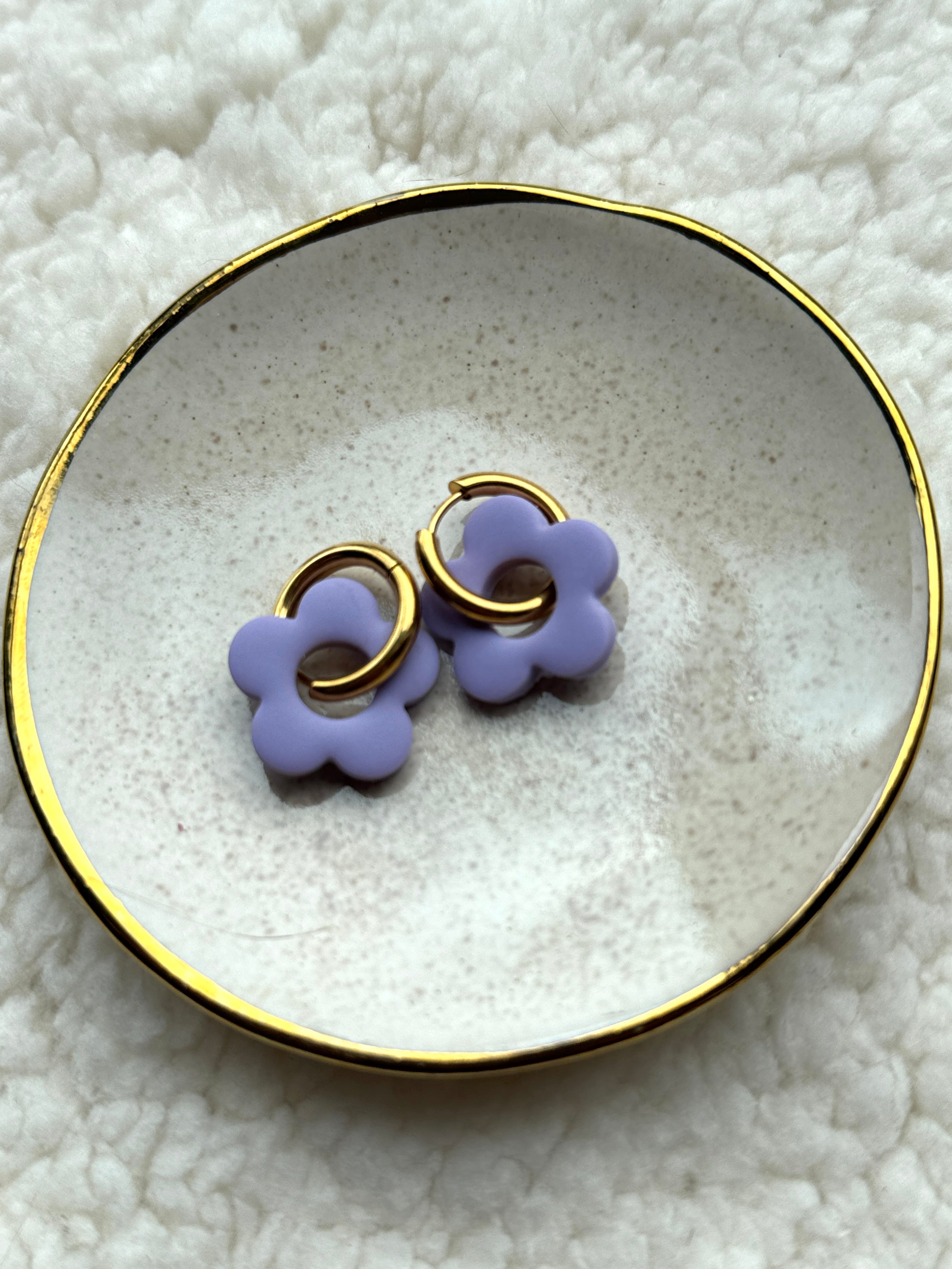Oorringen - Goud met lavendel bloem