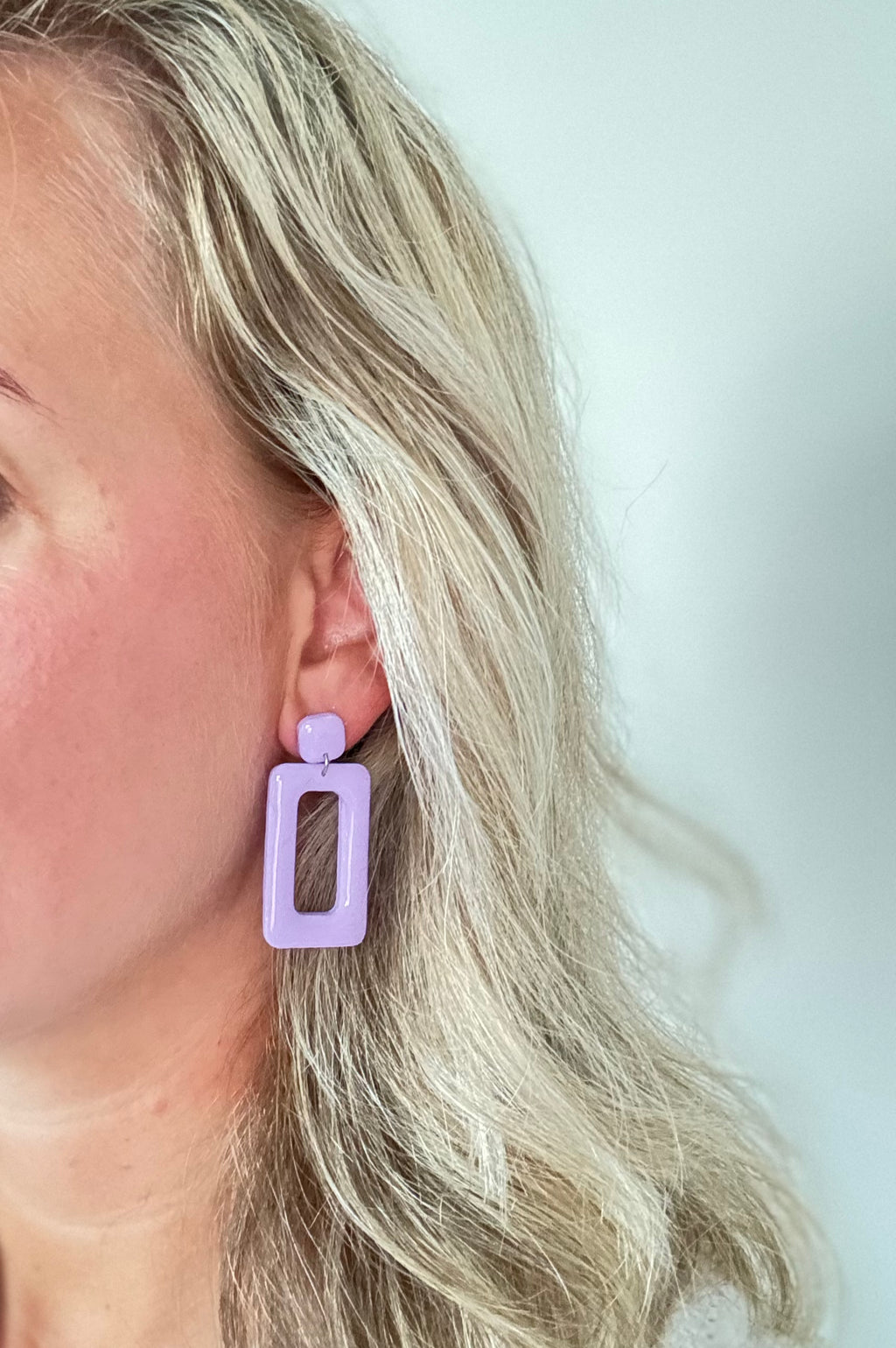 Viola - oorbellen dolfijngrijs